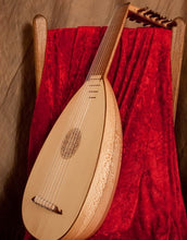 Load image into Gallery viewer, Roosebeck Descant Lute 7 Course 13 String Spruce Soundboard w/Padded Gig Bag
